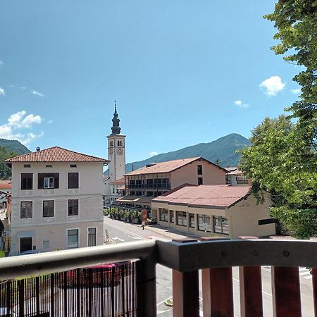 City Nest Apartment Кобарид Екстериор снимка