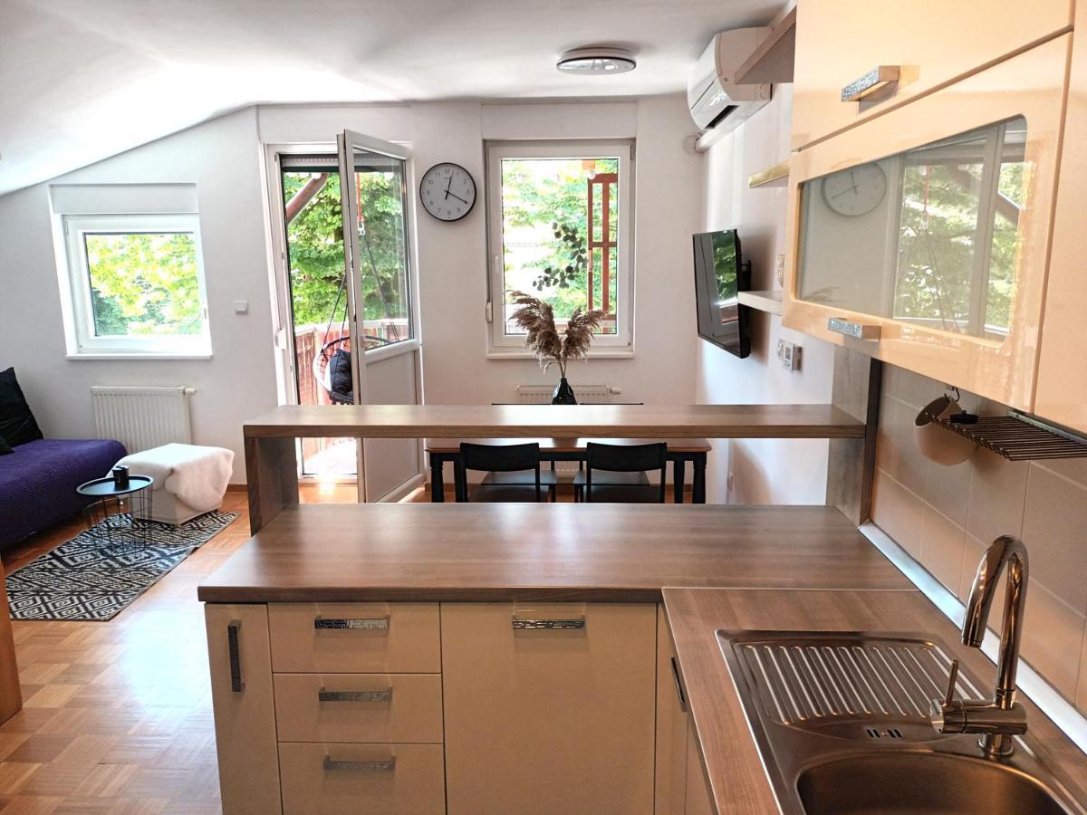 City Nest Apartment Кобарид Екстериор снимка